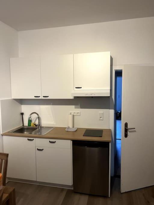 Jaybnb - Geraeumiges Apartment Am Hafen Von Дортмунд Екстериор снимка