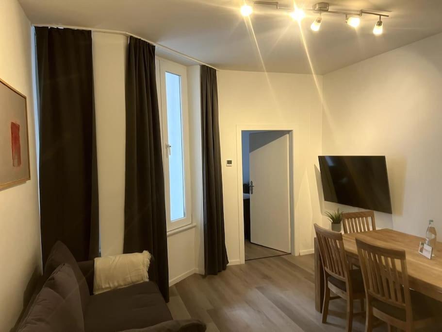 Jaybnb - Geraeumiges Apartment Am Hafen Von Дортмунд Екстериор снимка